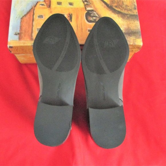 Bella Vita Henley II Booties - Picture 7 of 12